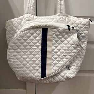 Oliver Thomas White Quilted Kitchen Sink Tennis Tote w/ Stash pouch $250 Retail